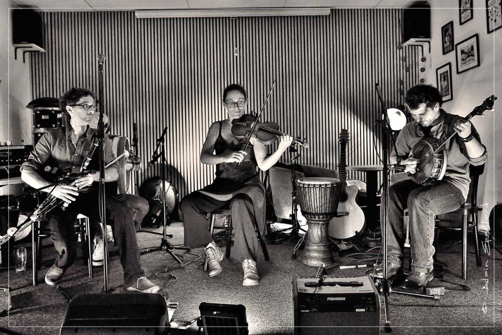 Sortie d'Album IMRAMA, The Toucan Café, La Gacilly.