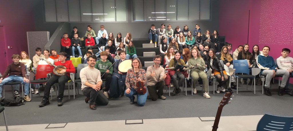 MRAMA propose des ateliers pédagogiques autour de la musique irlandaise traditionnelle, destinés aux écoles, collèges, conservatoires et médiathèques